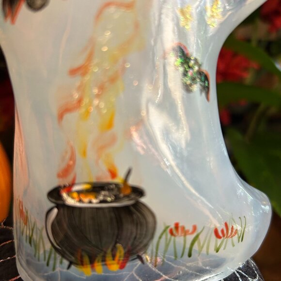 MINT 2006 Fenton Halloween “Batty” Ghost w/Witch’s Cauldron & Bats - Picture 13 of 16